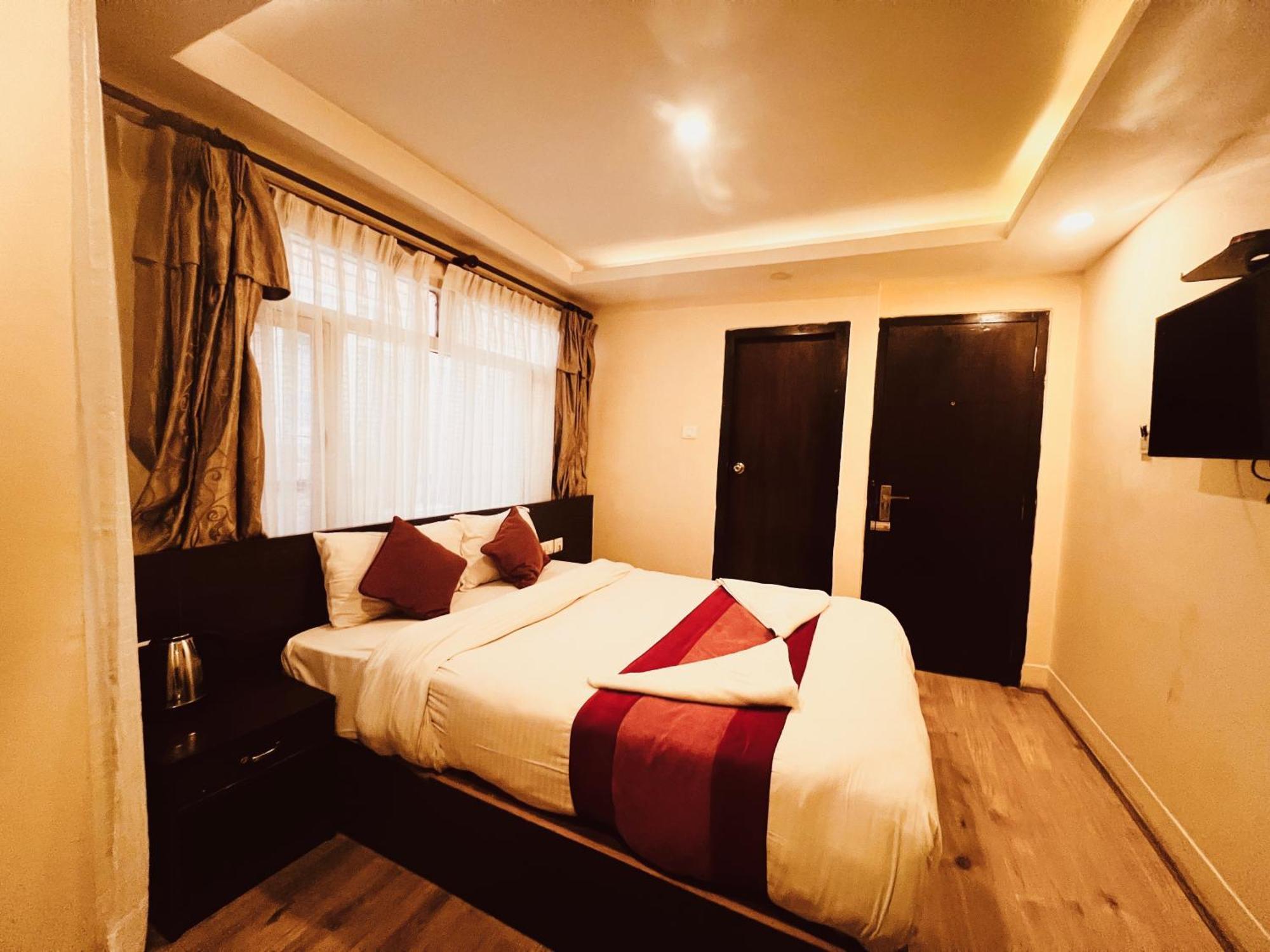 Hotel Sapana Garden Thamel Катманду Экстерьер фото