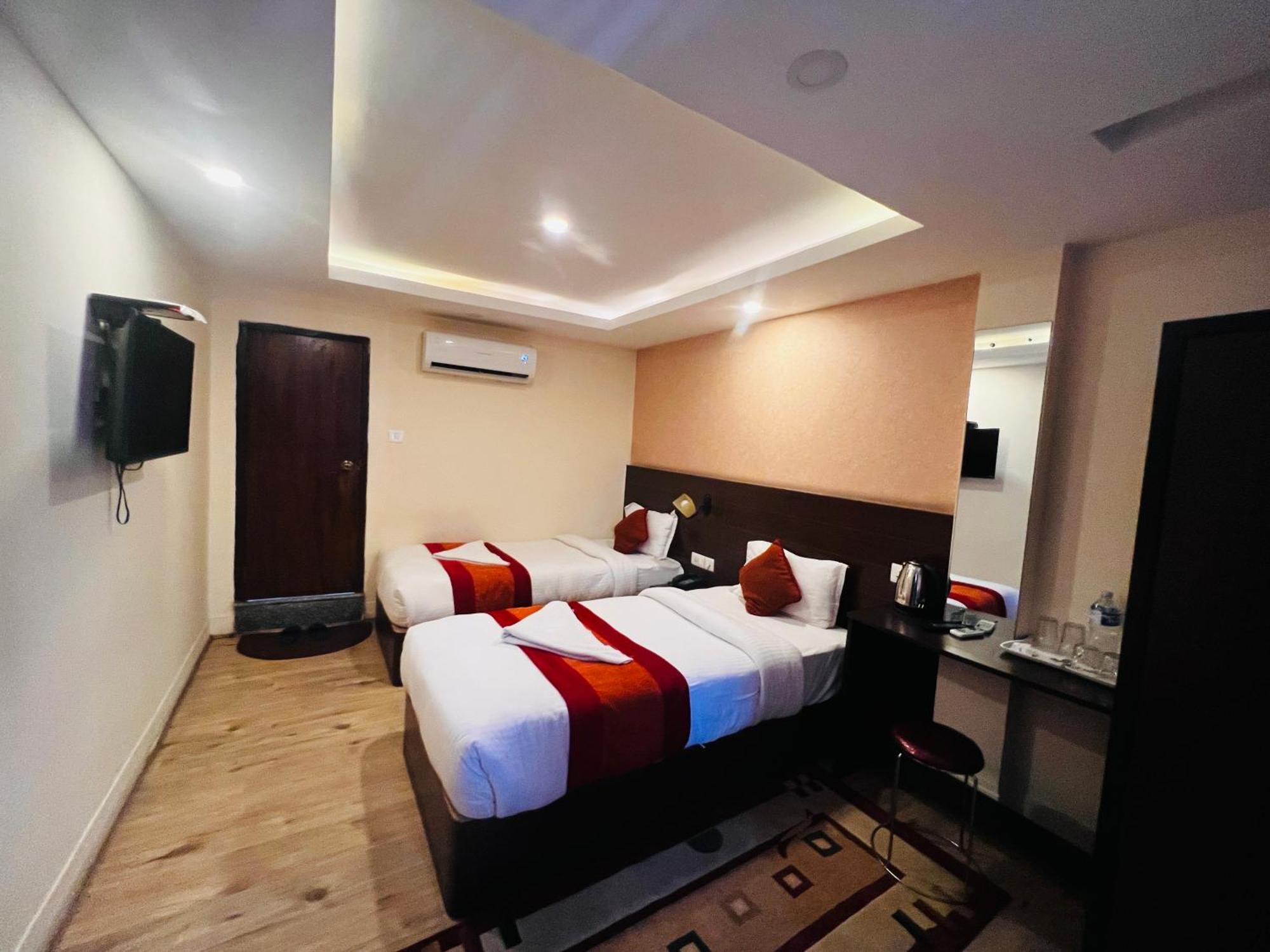 Hotel Sapana Garden Thamel Катманду Экстерьер фото