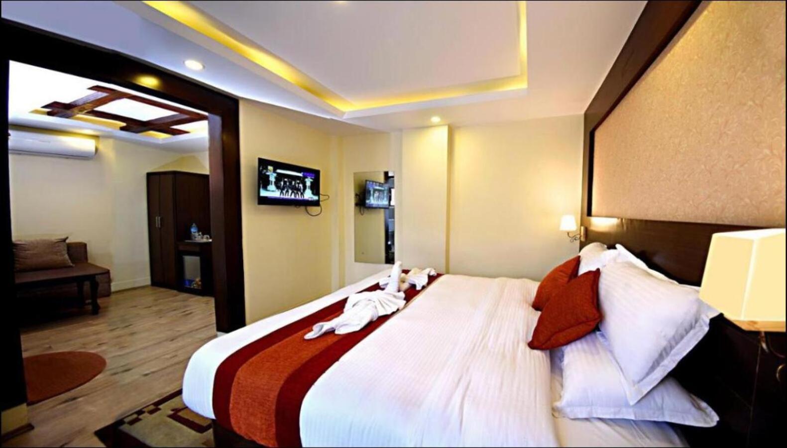 Hotel Sapana Garden Thamel Катманду Экстерьер фото
